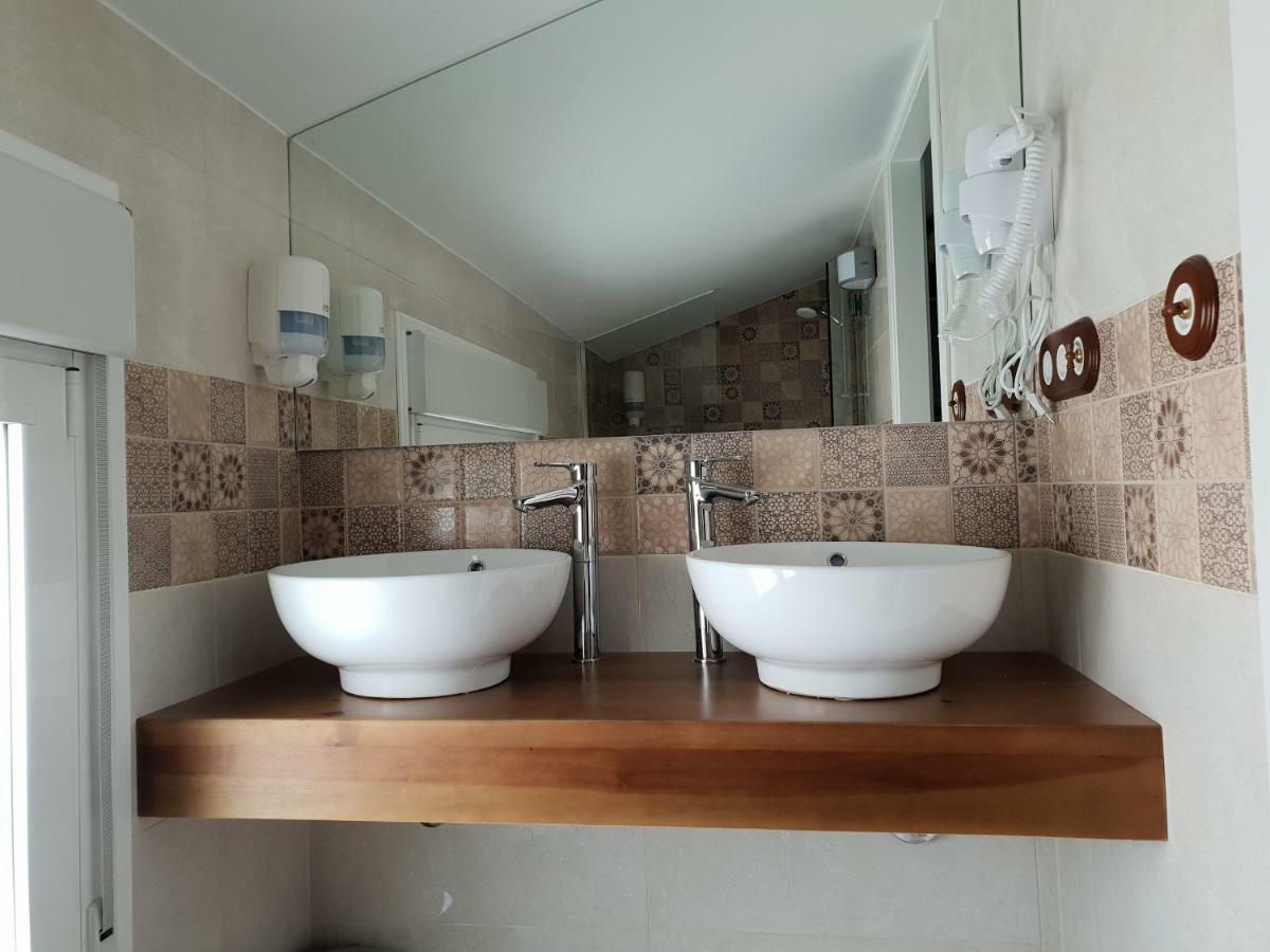 Apartamentos Hostal Cabanas Carboneras de Guadazaón Eksteriør billede