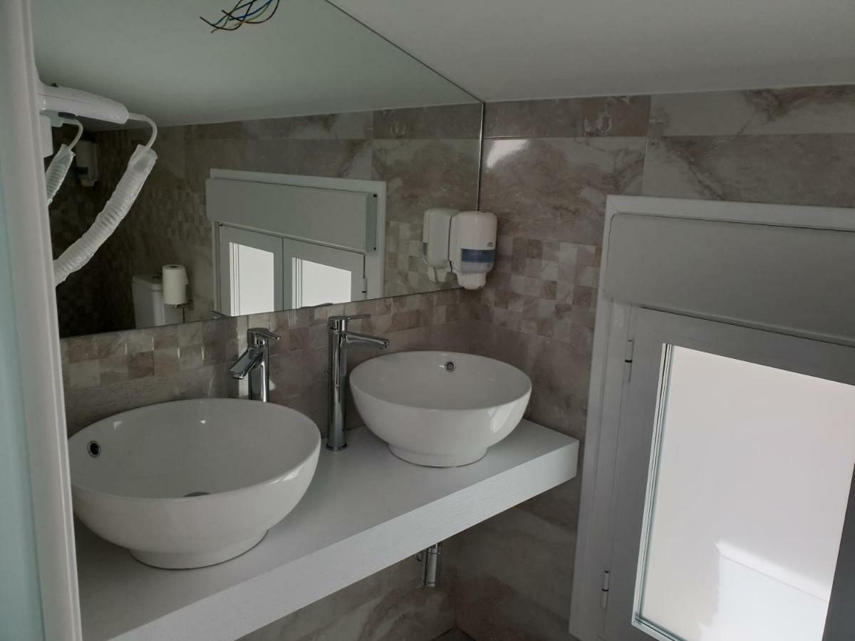 Apartamentos Hostal Cabanas Carboneras de Guadazaón Eksteriør billede